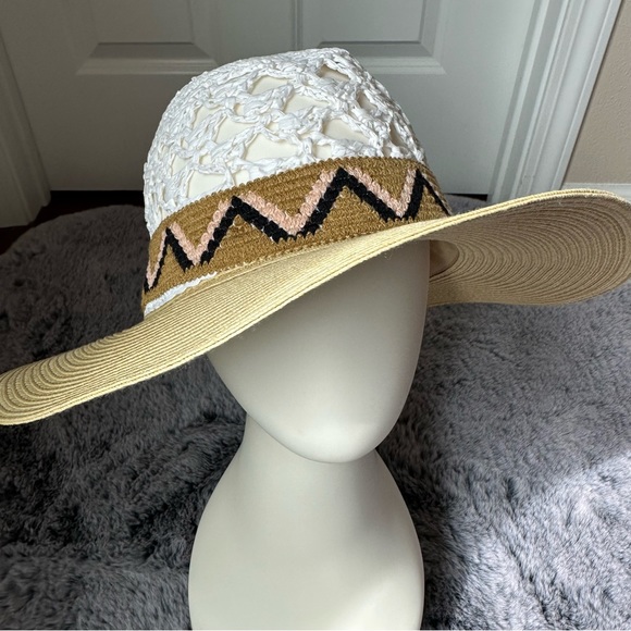 Intrend by MaxMara two-tones with zigzag decoration Hat Size: OS NWOT - Picture 2 of 12
